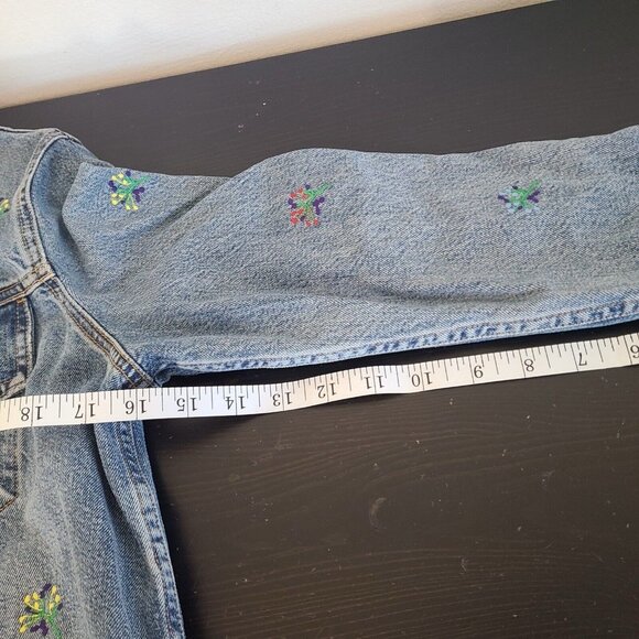 The GREAT. The Boxy Jean Jacket Flower Embroidery Slightly Distressed Size 1 - Picture 11 of 11